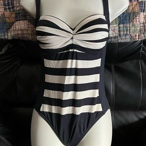 La Blanca Retro twist front one piece bathing suit 4